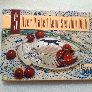 Silver-plated leaf dish